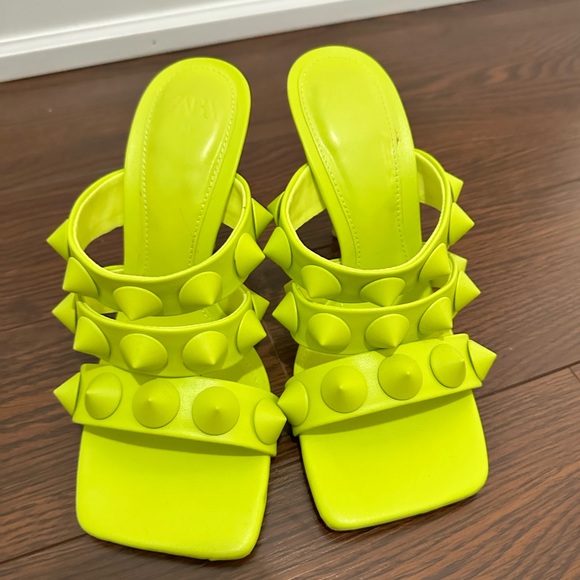 Zara- neon heeled sandals! - Picture 2 of 5